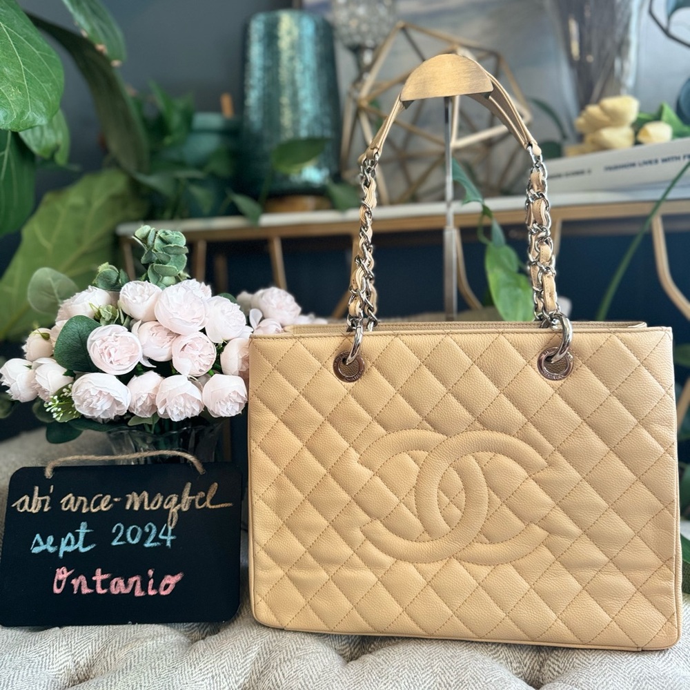 Price is FIRM*Chanel beige caviar GST